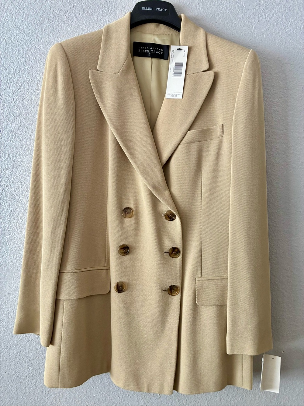 Ellen Tracy 10 Beige Double-Breasted Blazer Bold Shoulders Tailored Silhouette
